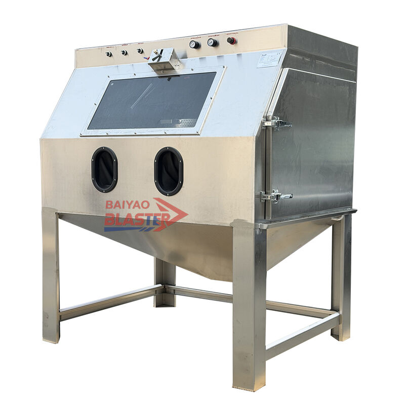 Dégraissage de pièces automobiles par sablage humide (Vapor Blasting) - Cabine de sablage à eau